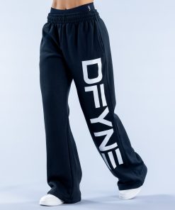 Signature Wide Leg Jogger
